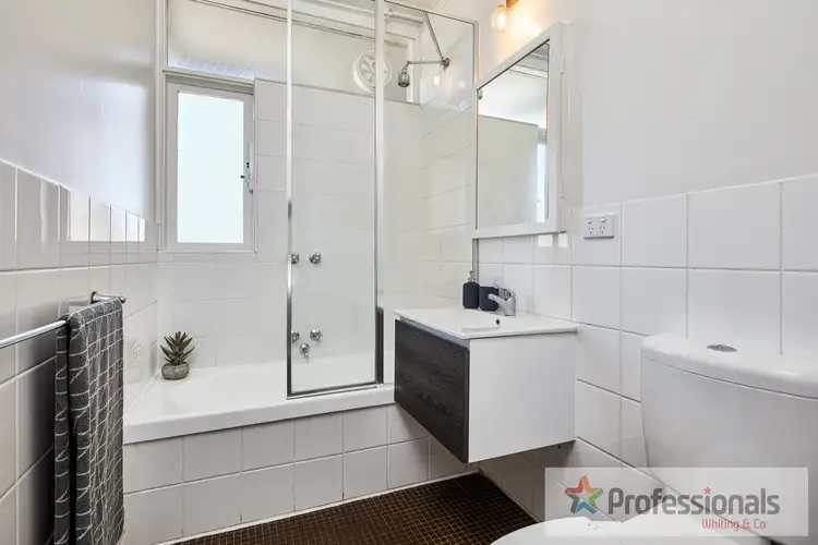 Sixth view of Homely apartment listing, 7/282 Barkly Street, Elwood VIC 3184
