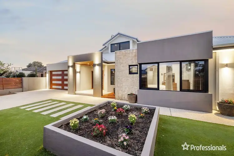Second view of Homely house listing, 2 Gallagher Way, Wattle Grove WA 6107