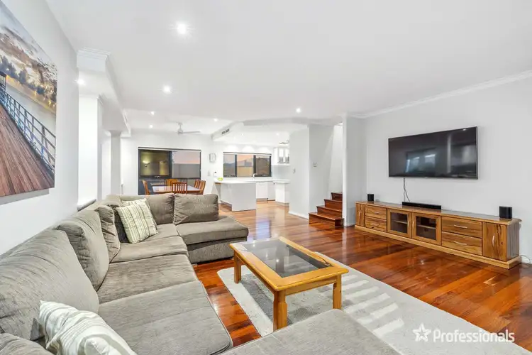 Seventh view of Homely house listing, 2 Gallagher Way, Wattle Grove WA 6107