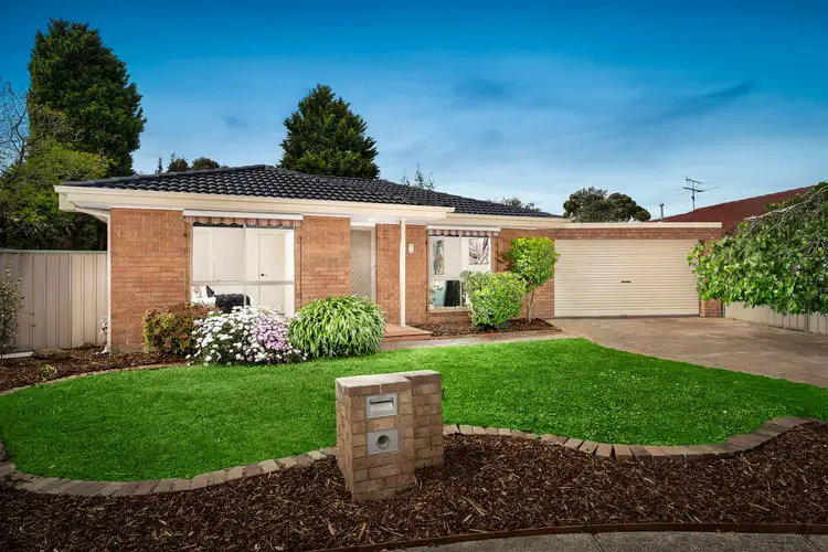 7 Fairwyn Close, Mill Park VIC 3082