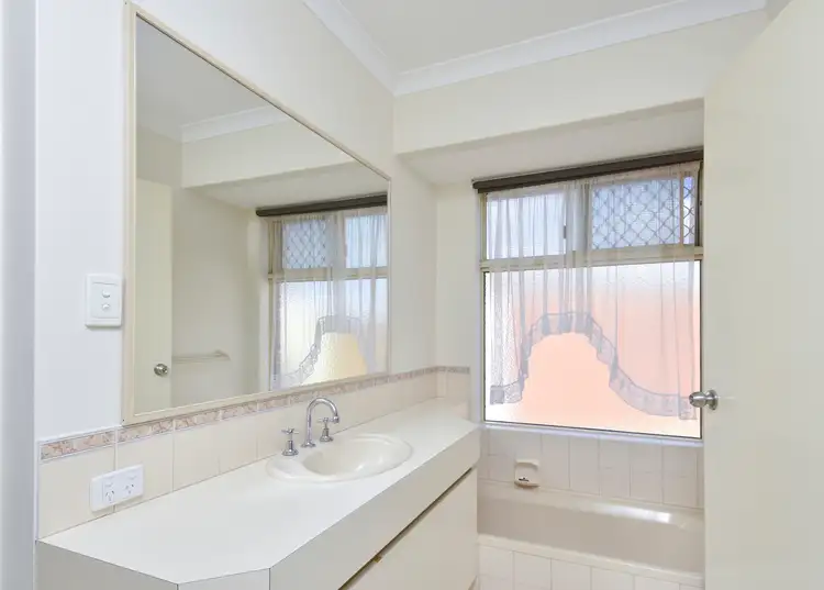 Seventh view of Homely house listing, 4/19 Roseheath Boulevard, Kiara WA 6054
