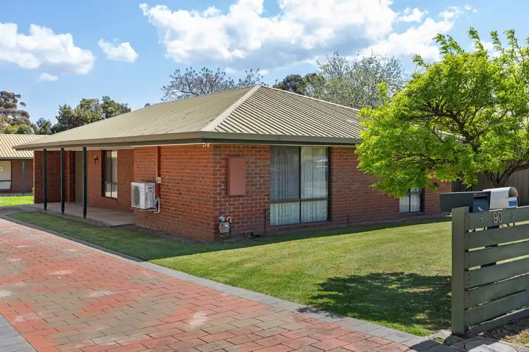 2/90 Sternberg Street, Kennington VIC 3550