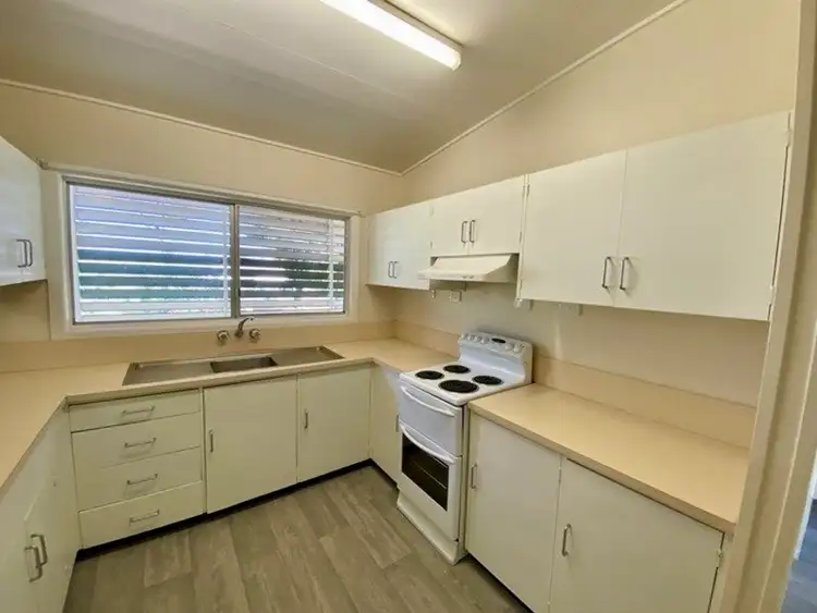 Sixth view of Homely house listing, 8 BELSHORE Street, Moranbah QLD 4744