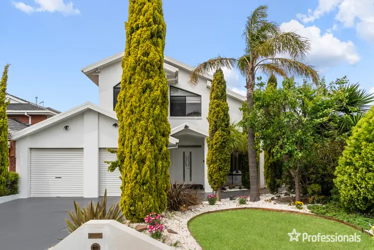 39 Solent Crescent, Taylors Lakes VIC 3038