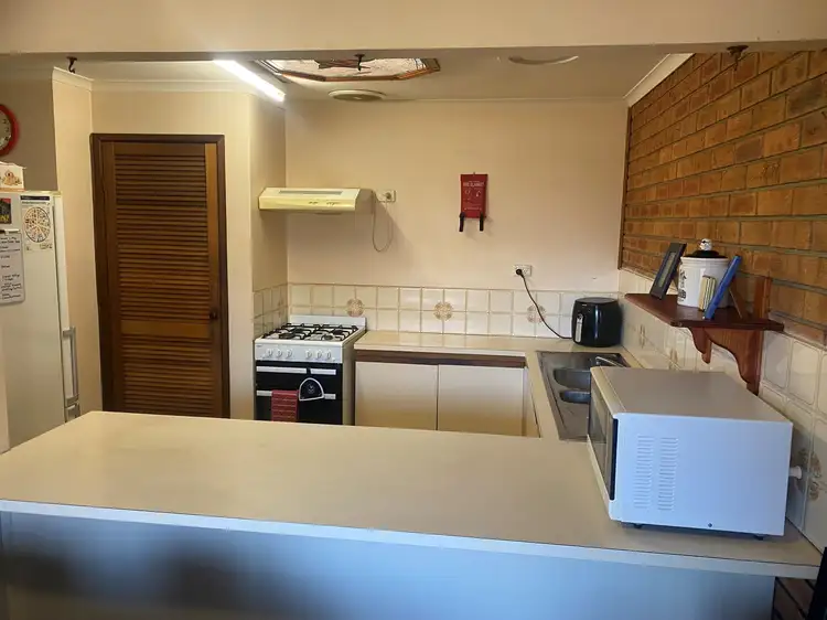 Third view of Homely unit listing, 10/86 Elgin Street, Morwell VIC 3840