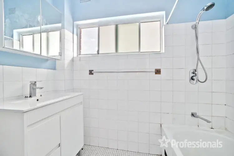 Fourth view of Homely apartment listing, 18/30-32 President Avenue, Kogarah NSW 2217