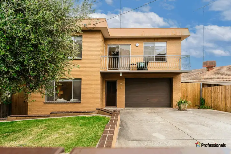 32 Valley Crescent, Glenroy VIC 3046