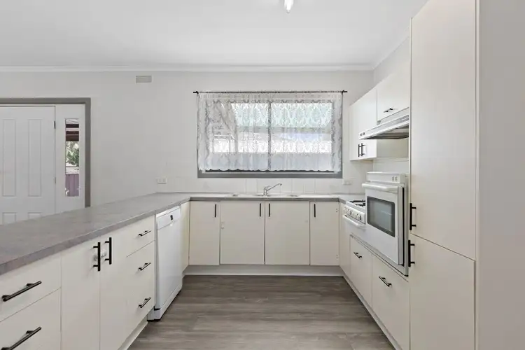 Fifth view of Homely house listing, 8 Frank Court, California Gully VIC 3556