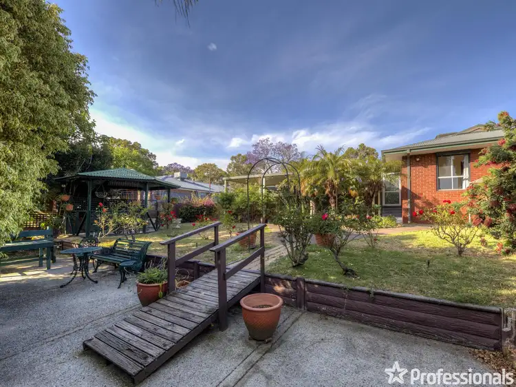 59 Watsonia Road, Gooseberry Hill WA 6076