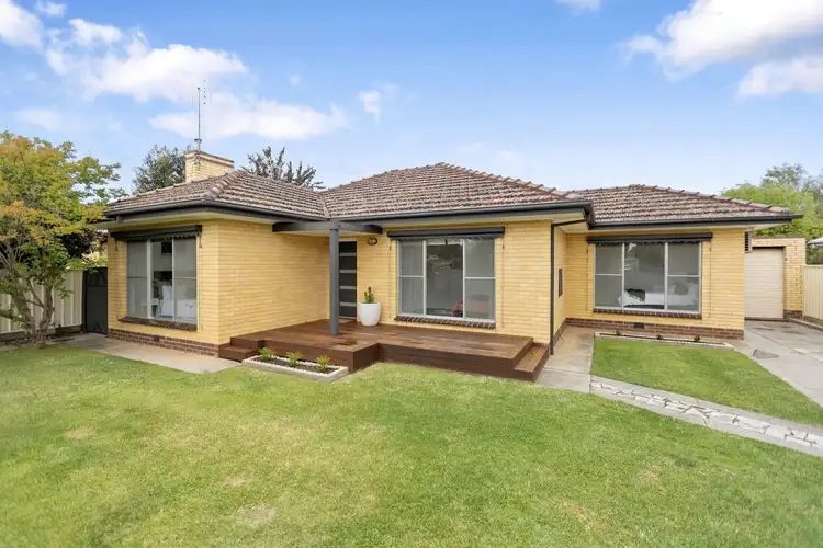 18 Carolin Street, Flora Hill VIC 3550