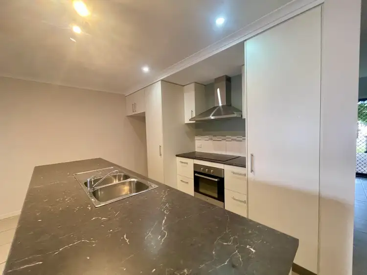 4/11 MACPHERSON Street, Moranbah QLD 4744