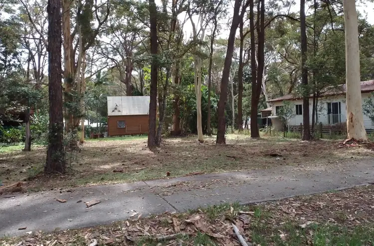 255 High Central Road, Macleay Island QLD 4184