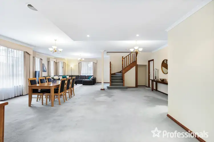 Fifth view of Homely house listing, 2 Streeton Court, Taylors Lakes VIC 3038