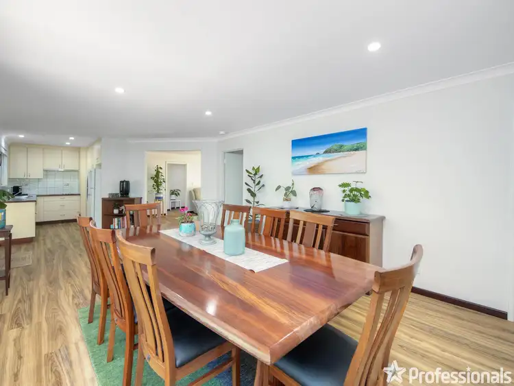 Fifth view of Homely house listing, 2 Cairnhill Court, Darlington WA 6070