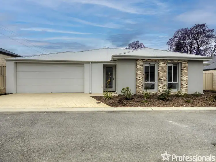 2/141 Hale Road, Forrestfield WA 6058