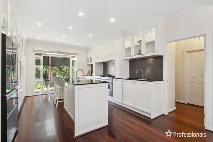 1 Standen Court, Kalamunda WA 6076