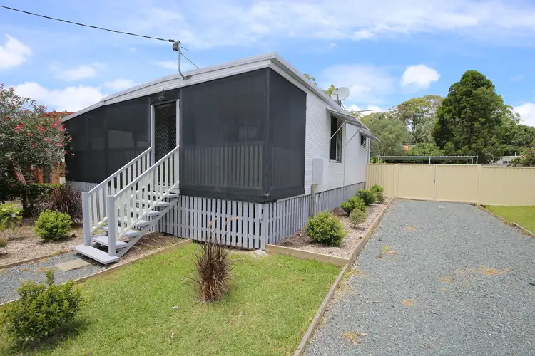 8 Glen Street, Macleay Island QLD 4184