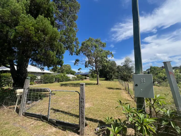64 Francis Street, Macleay Island QLD 4184