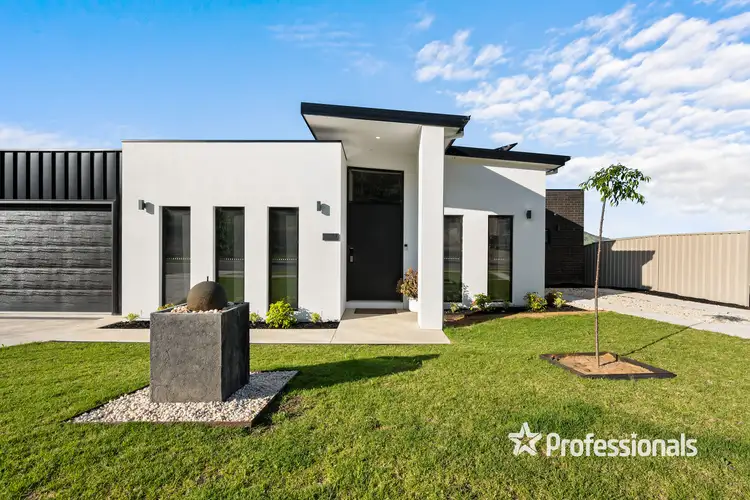 Second view of Homely house listing, 11 Gratwick View, Wodonga VIC 3690