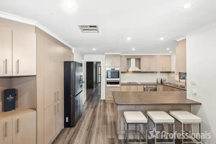 Fifth view of Homely house listing, 15 Saratoga Crescent, Keilor Downs VIC 3038