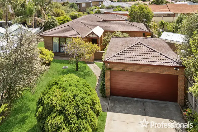15 Akma Court, Taylors Lakes VIC 3038