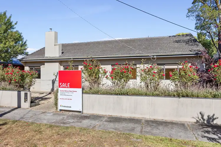 Main view of Homely house listing, 8 Margaret Crescent, Flora Hill VIC 3550