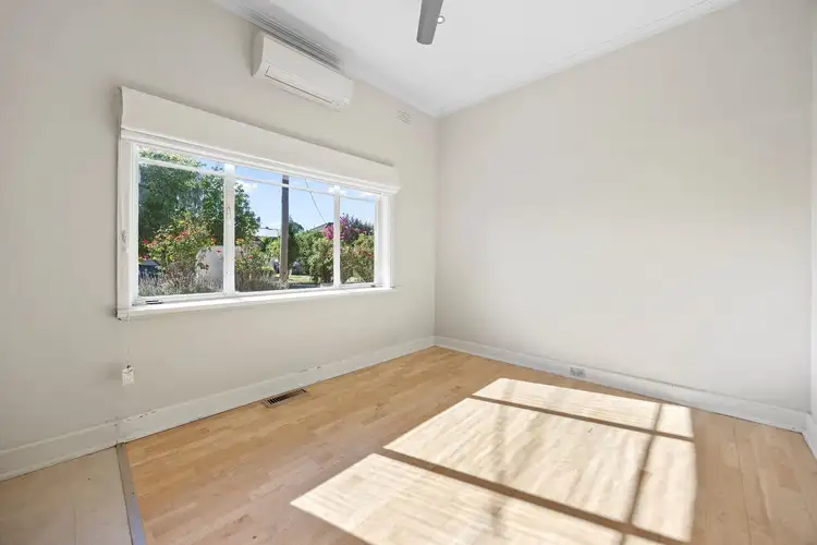 Sixth view of Homely house listing, 8 Margaret Crescent, Flora Hill VIC 3550