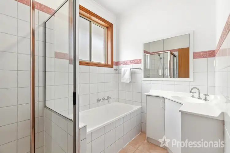 Fifth view of Homely unit listing, 1/38 Saratoga Crescent, Keilor Downs VIC 3038