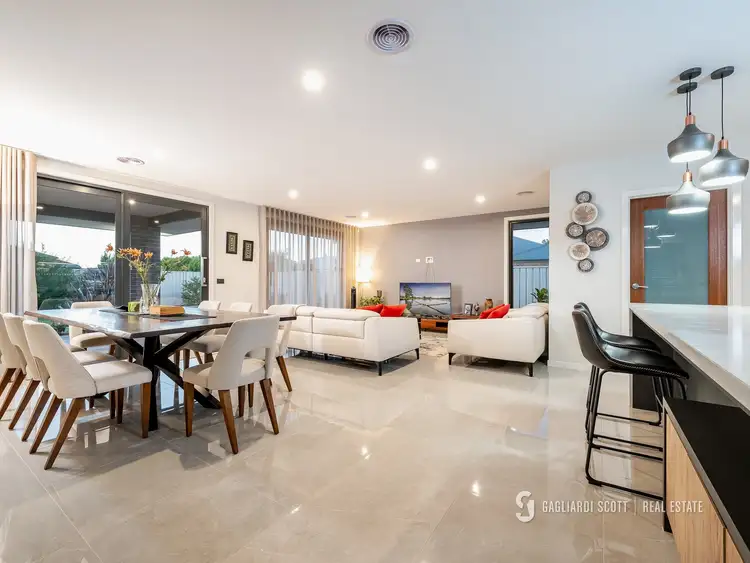 Fifth view of Homely house listing, 4 Learmonth Avenue, Kialla VIC 3631