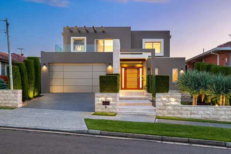 8 Kareela Crescent, Greenacre NSW 2190
