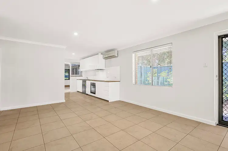 27 Waldorf, Carine WA 6020