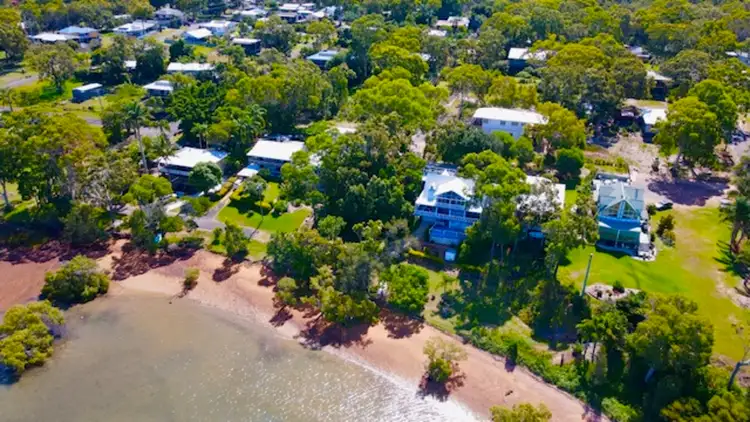 33 Kooberry Street, Macleay Island QLD 4184