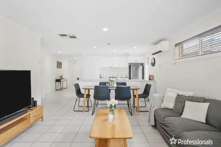 Fourth view of Homely house listing, 19 David Circuit, Hillside VIC 3037