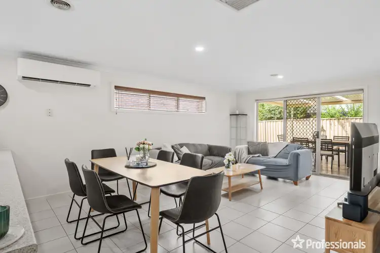 Sixth view of Homely house listing, 19 David Circuit, Hillside VIC 3037