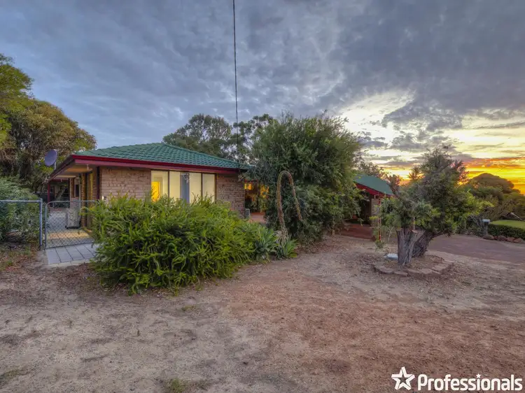 1 Armour Way, Lesmurdie WA 6076