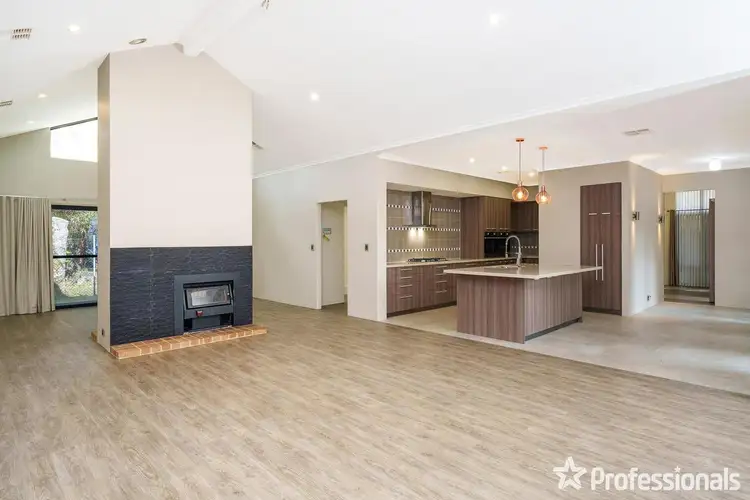 31 Wheelwright Road, Lesmurdie WA 6076