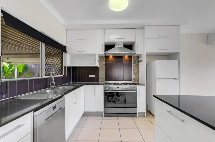 Sixth view of Homely house listing, 10 Isilwood Close, Edmonton QLD 4869