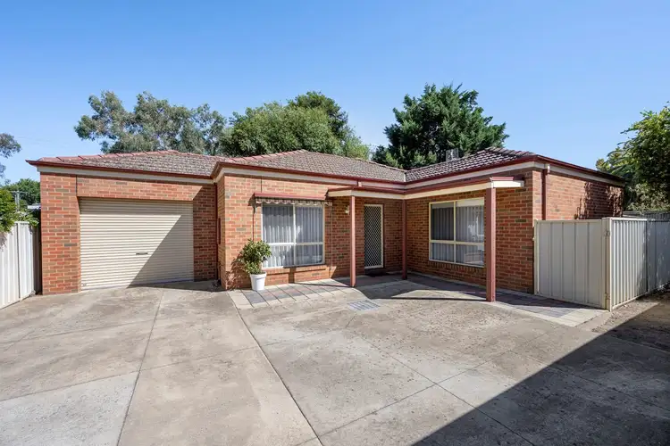 Main view of Homely unit listing, 2/36 Miller Street, Kennington VIC 3550