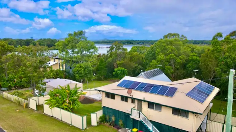 8 Camena Street, Macleay Island QLD 4184