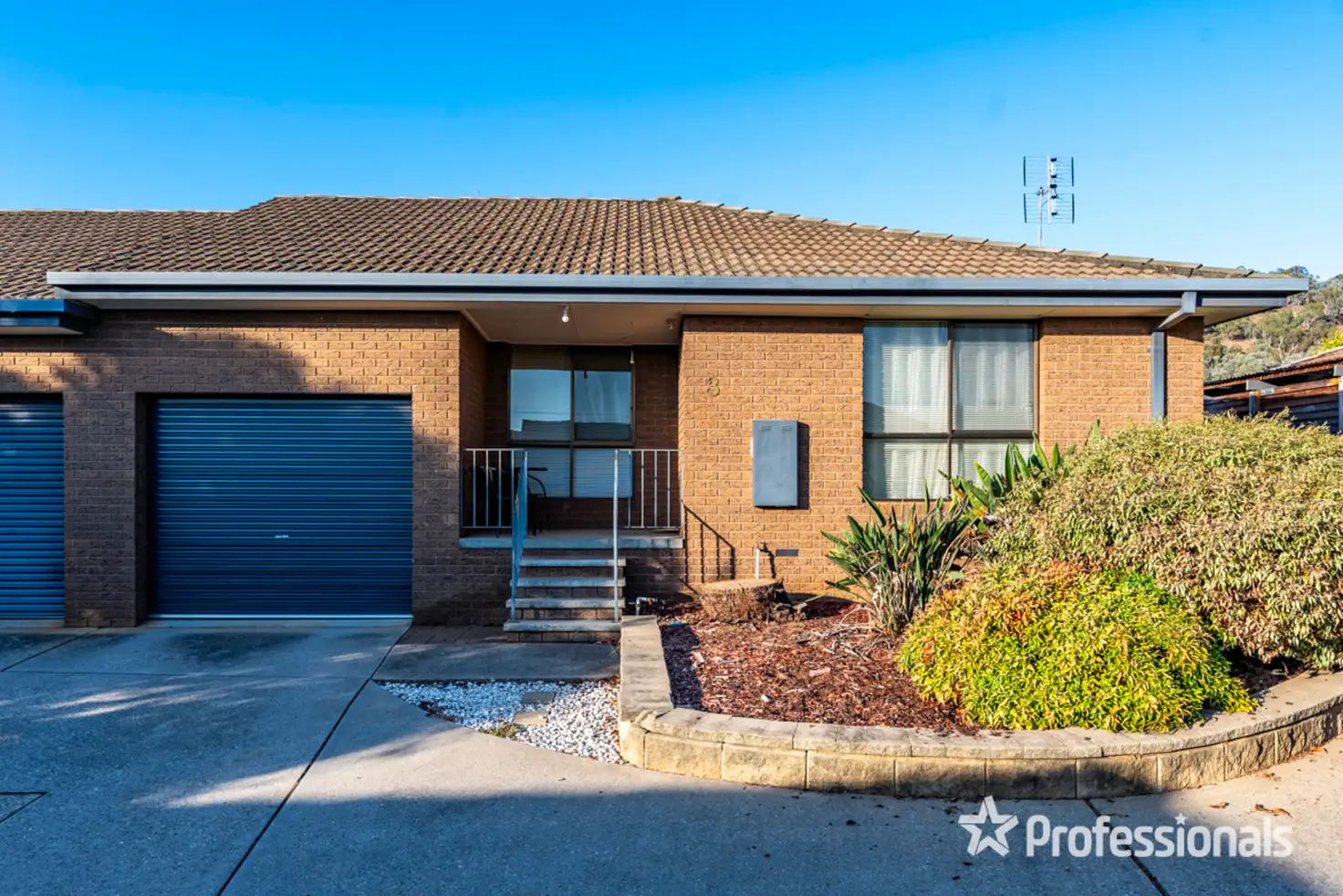 Main view of Homely townhouse listing, 3/8 Page Court, West Wodonga VIC 3690