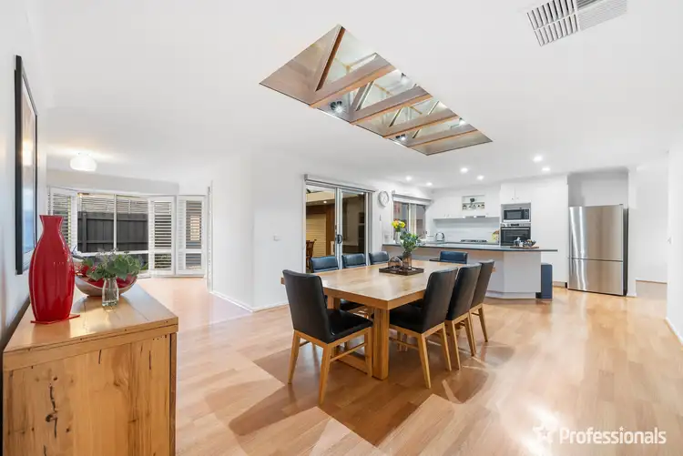 Fifth view of Homely house listing, 31 Pilgrim Drive, Hillside VIC 3037