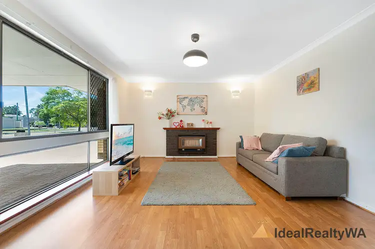 Second view of Homely house listing, 32 Glennon Way, Rossmoyne WA 6148