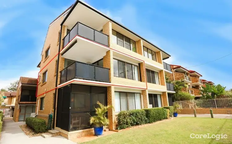 4/4 Broad Street, Labrador QLD 4215