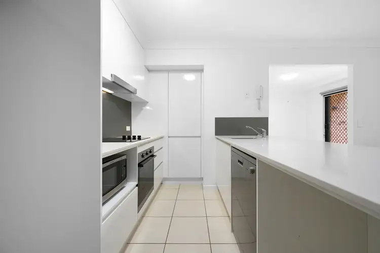 3/27 Chester Terrace, Southport QLD 4215