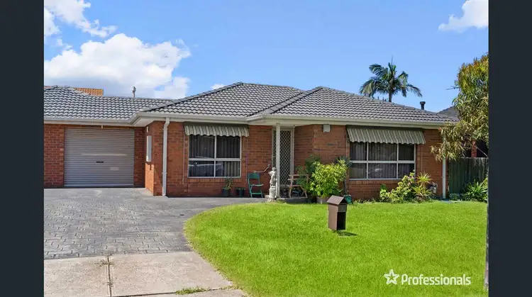Main view of Homely house listing, 2/27 Roseberry Avenue, Keilor Downs VIC 3038