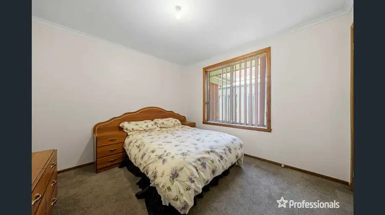 Fifth view of Homely house listing, 2/27 Roseberry Avenue, Keilor Downs VIC 3038
