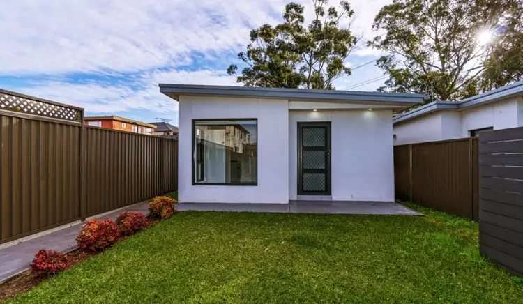 33A Dilke Road