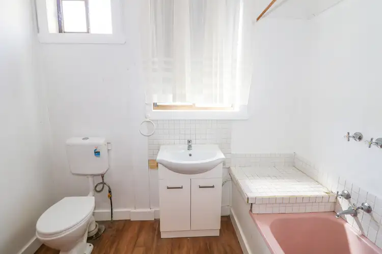 Sixth view of Homely house listing, 10 Murrull Avenue, Swan Hill VIC 3585