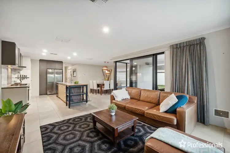 Sixth view of Homely house listing, 5 Marriott Crescent, Wattle Grove WA 6107