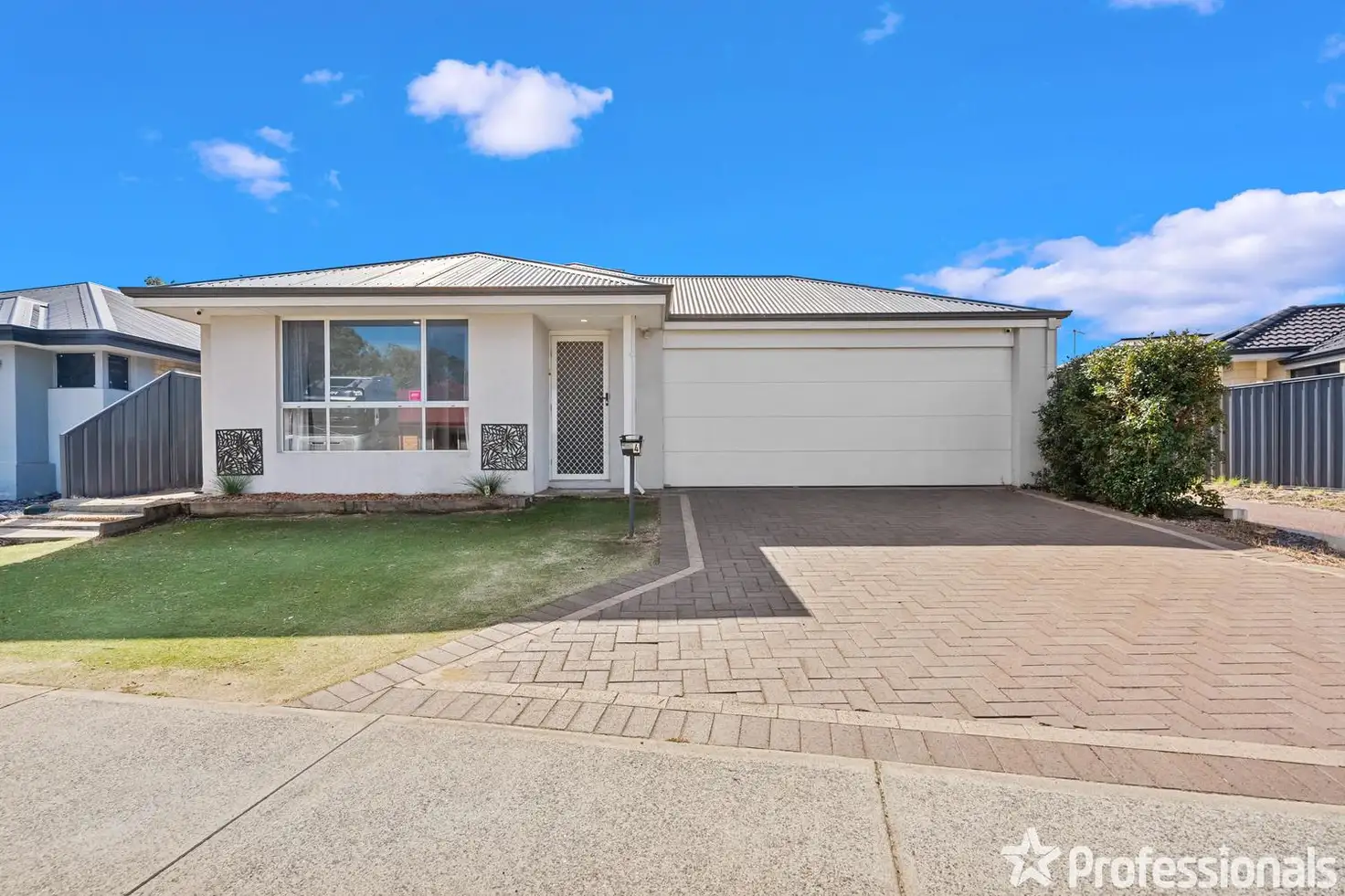 Main view of Homely house listing, 4 Fennell Crescent, Wattle Grove WA 6107